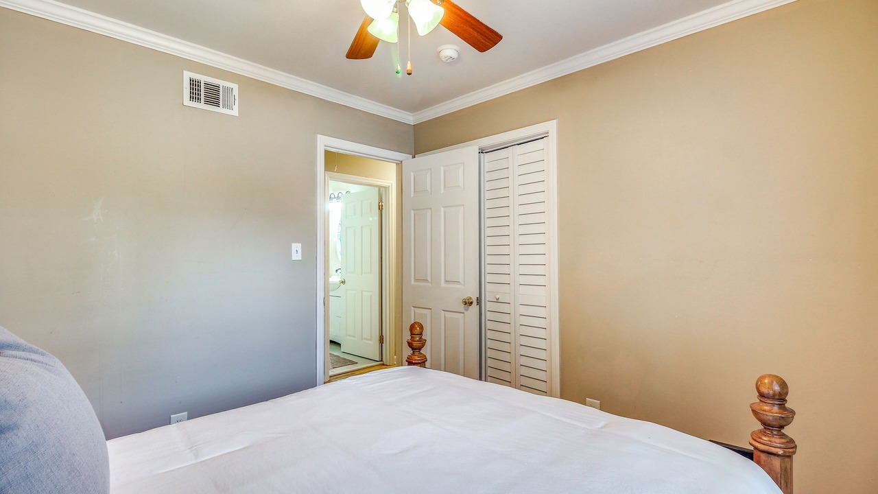 Photo of Bedroom in Midtown