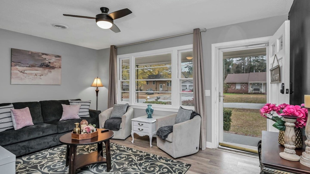 Photo of Livingroom in Cayce
