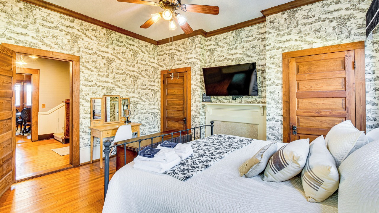 Photo of Bedroom in Seneca