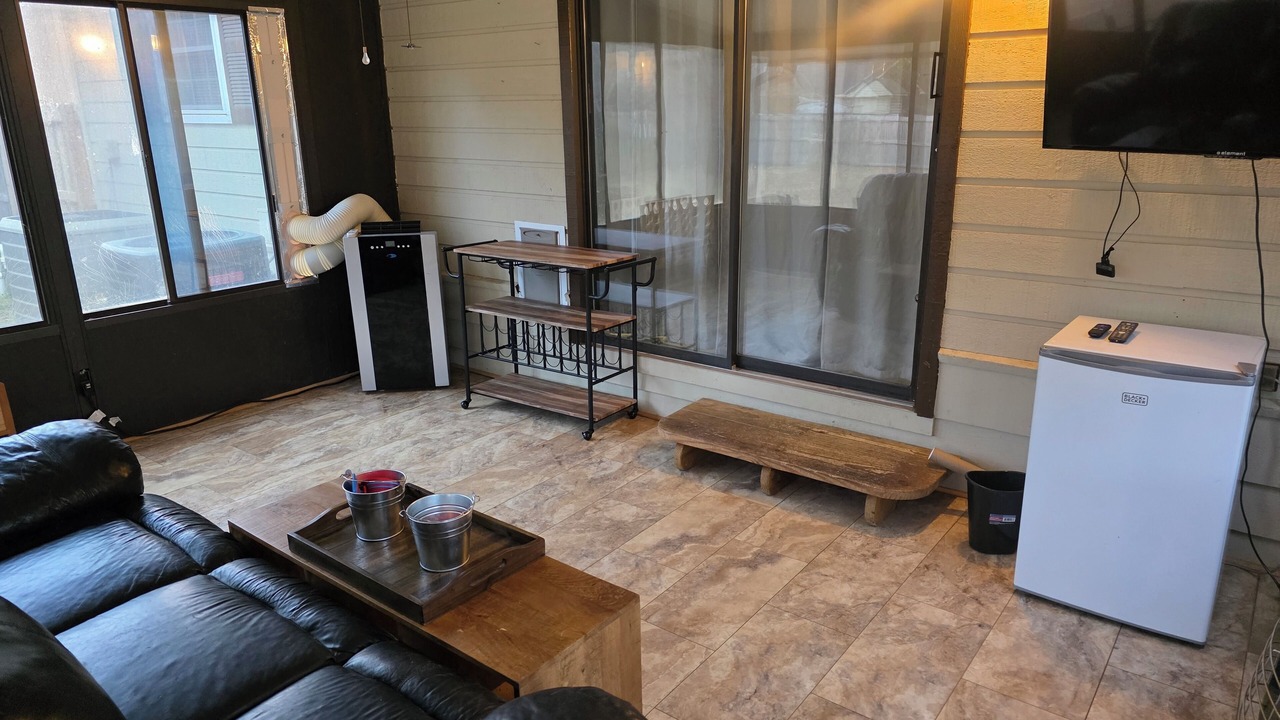 Photo of Livingroom in Pooler