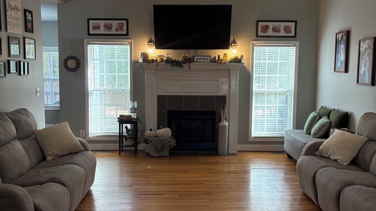 Photo of Livingroom in Plantation South