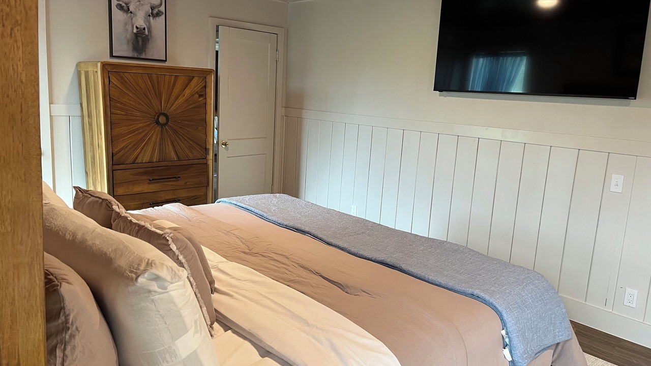Photo of Bedroom in Doral Woods