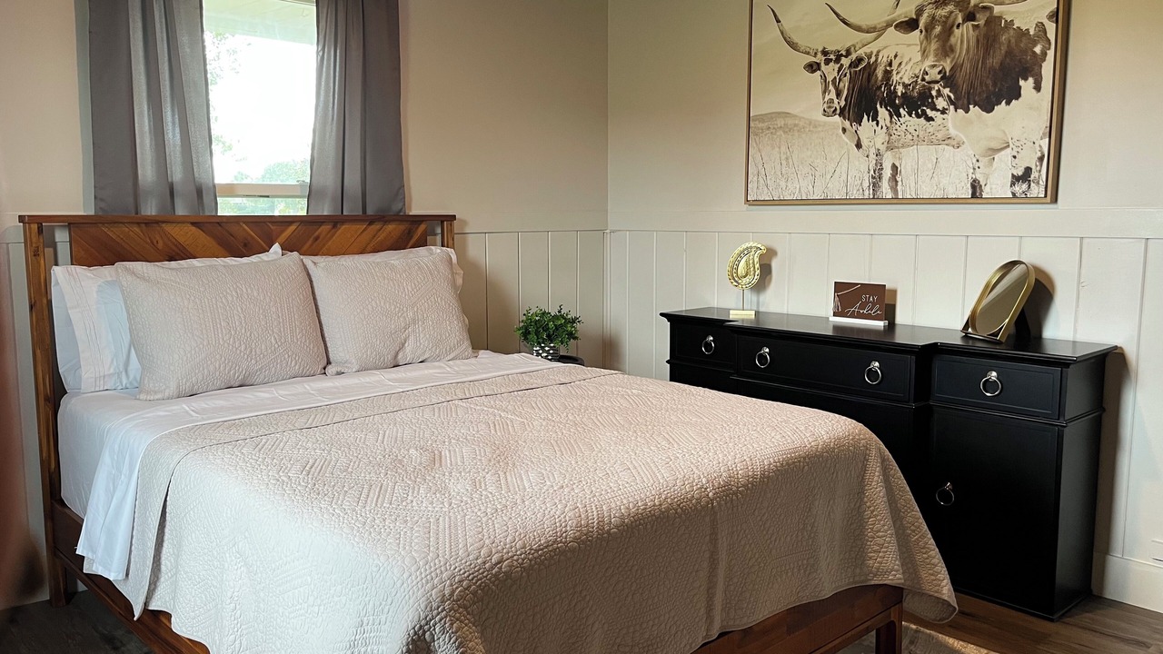 Photo of Bedroom in Doral Woods