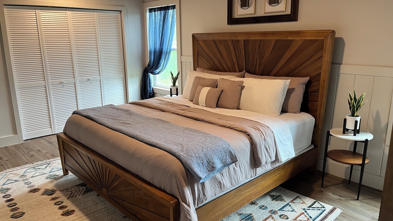 Photo of Bedroom in Doral Woods