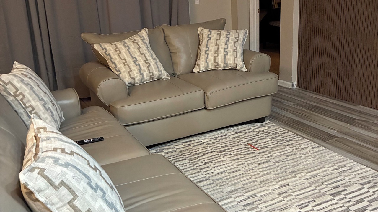Photo of Livingroom in OakLeaf Plantation