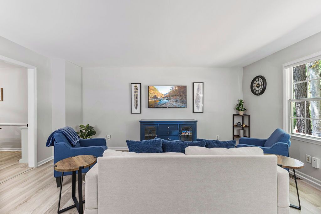 Photo of Livingroom in Northwest Raleigh