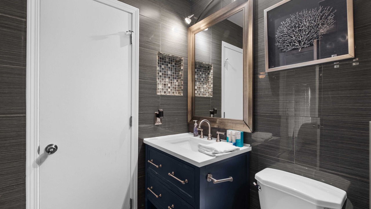Photo of Bathroom in Folly Field