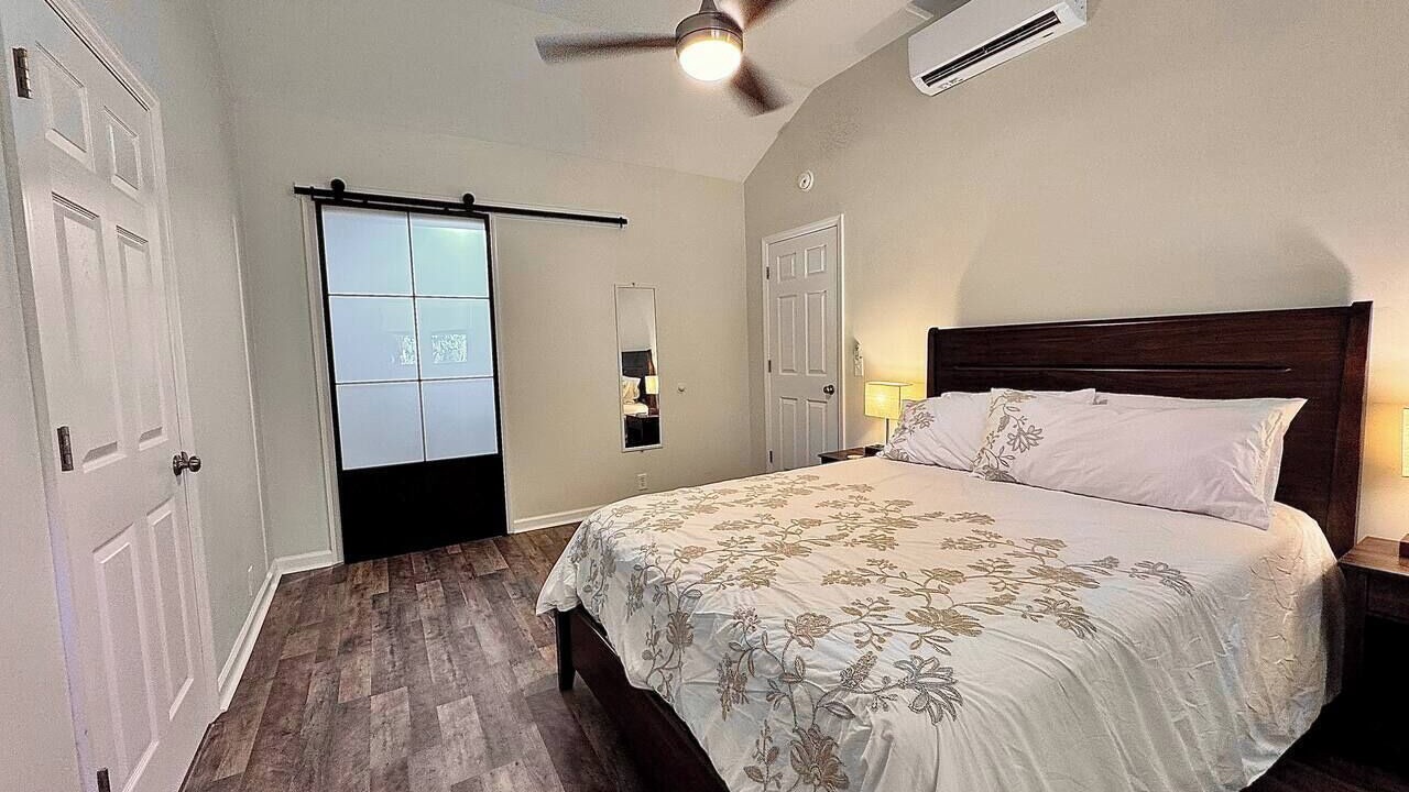 Photo of Bedroom in Shell Point