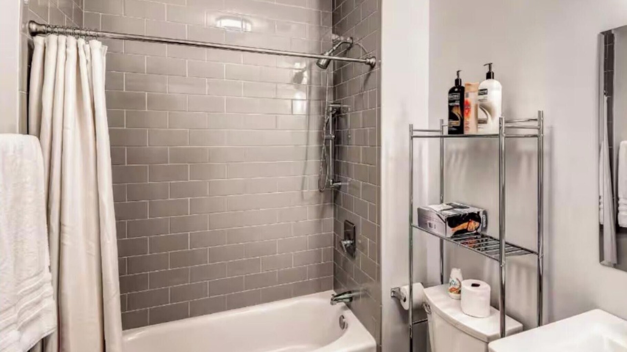 Photo of Bathroom in Yamacraw Village
