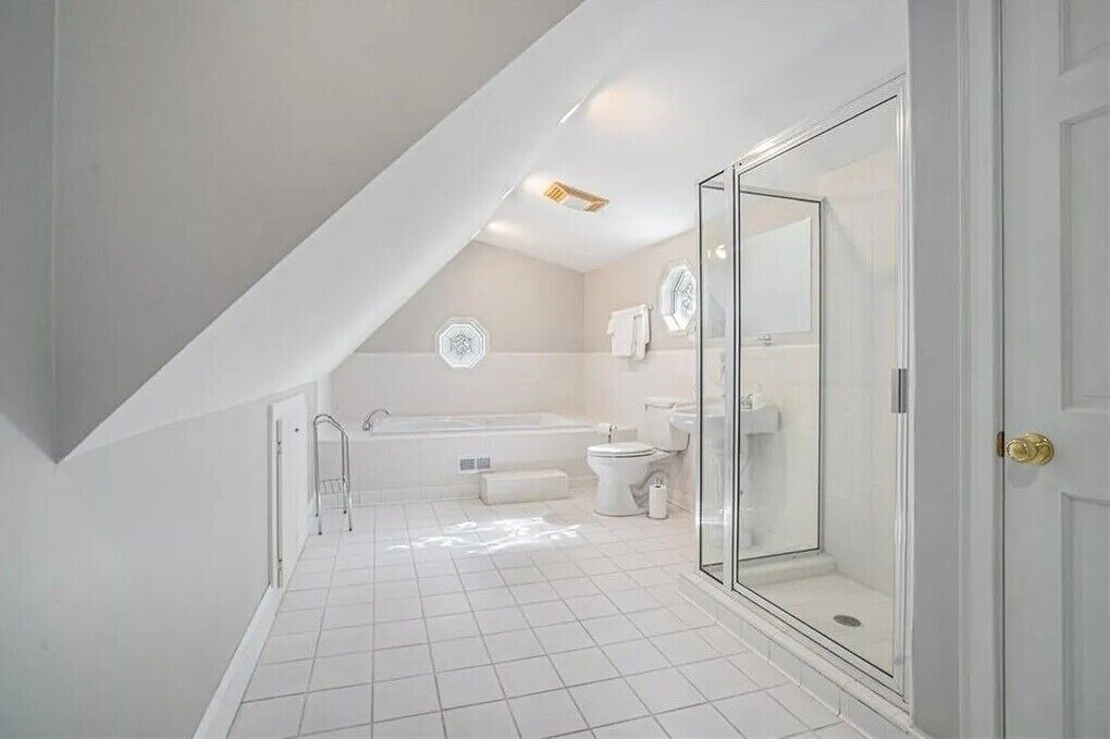 Photo of Bathroom in Hartwell