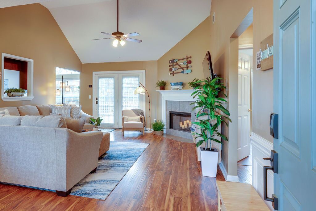 Photo of Livingroom in Pooler