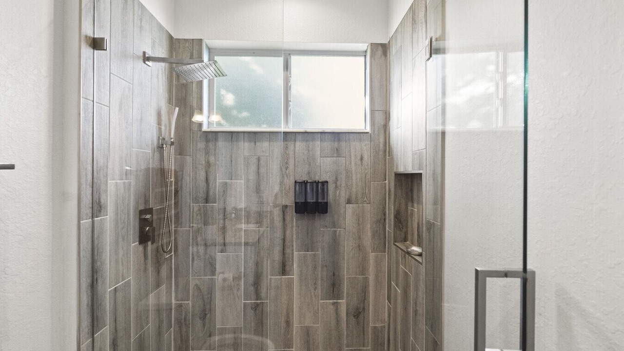 Photo of Bathroom in Trafalgar