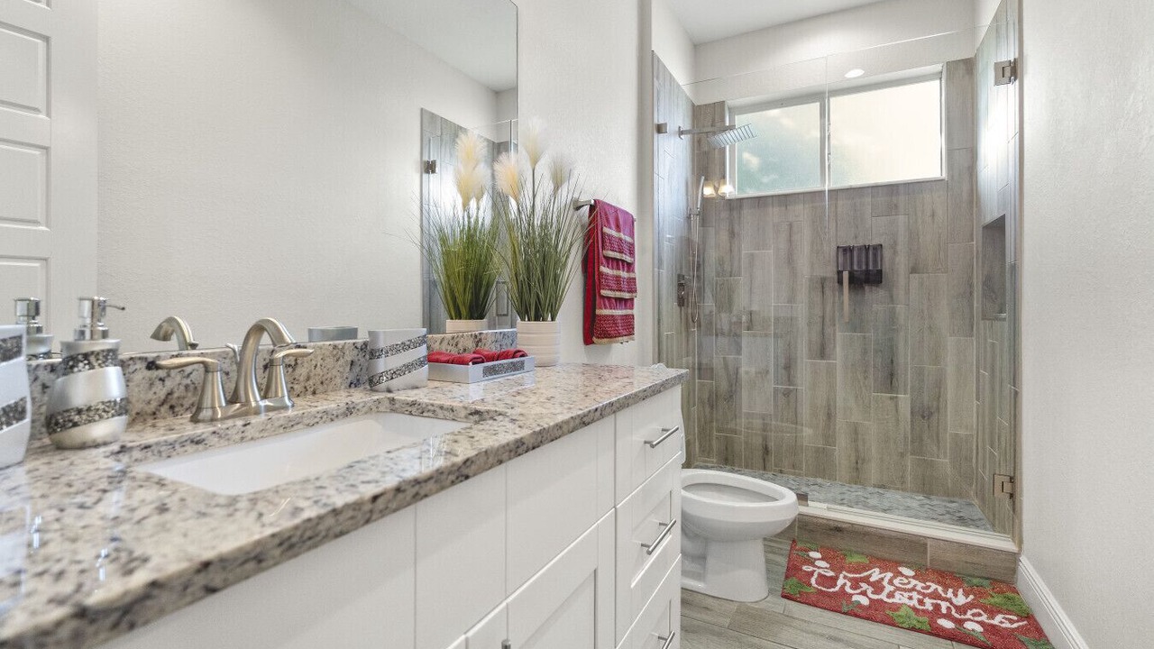 Photo of Bathroom in Trafalgar