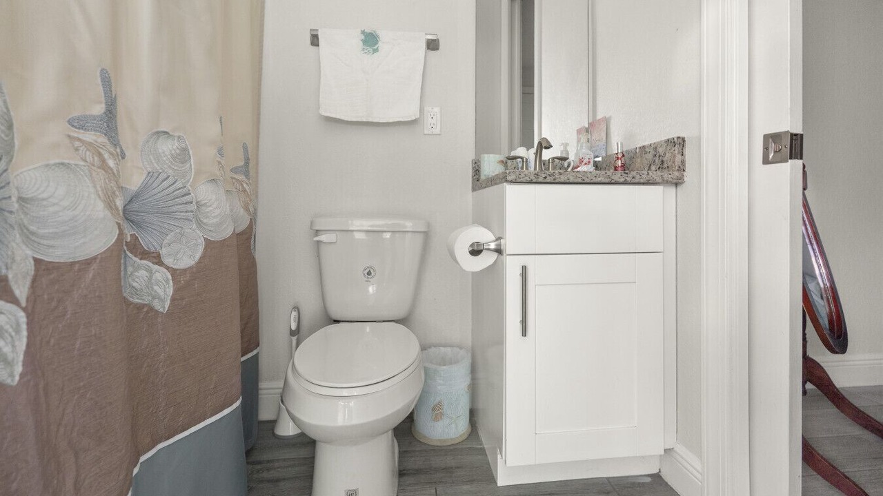Photo of Bathroom in Trafalgar