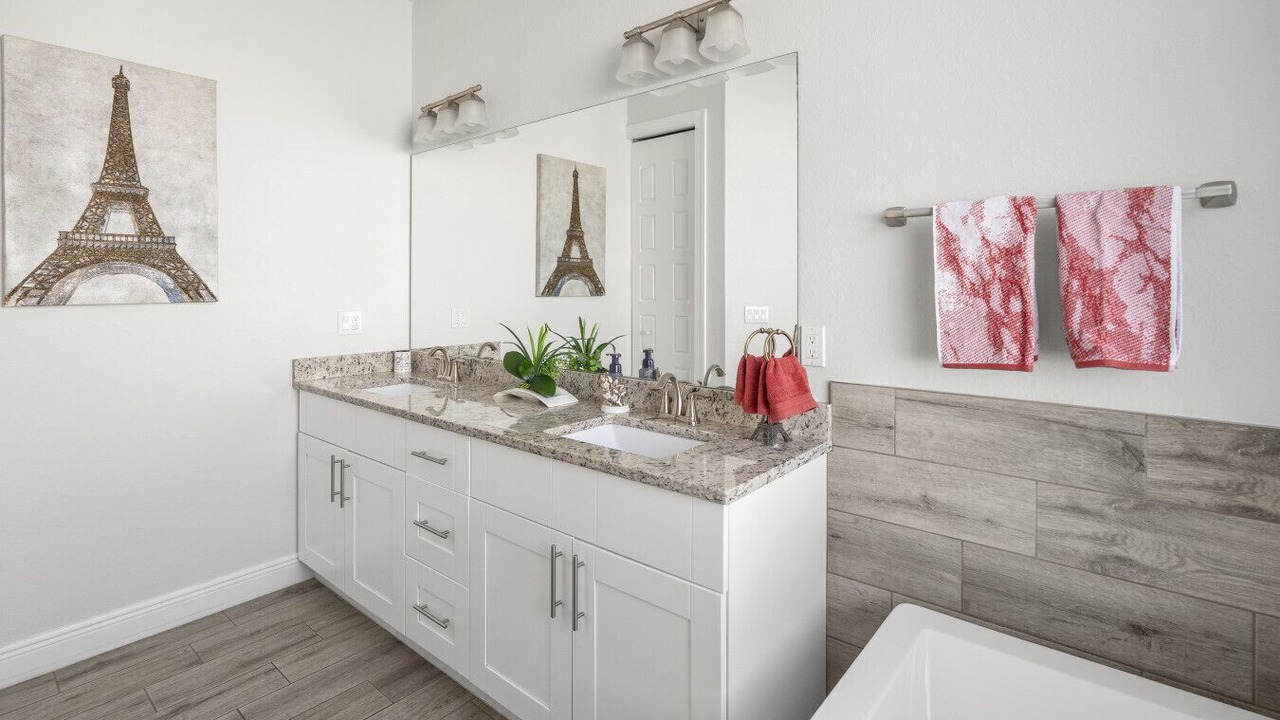 Photo of Bathroom in Trafalgar