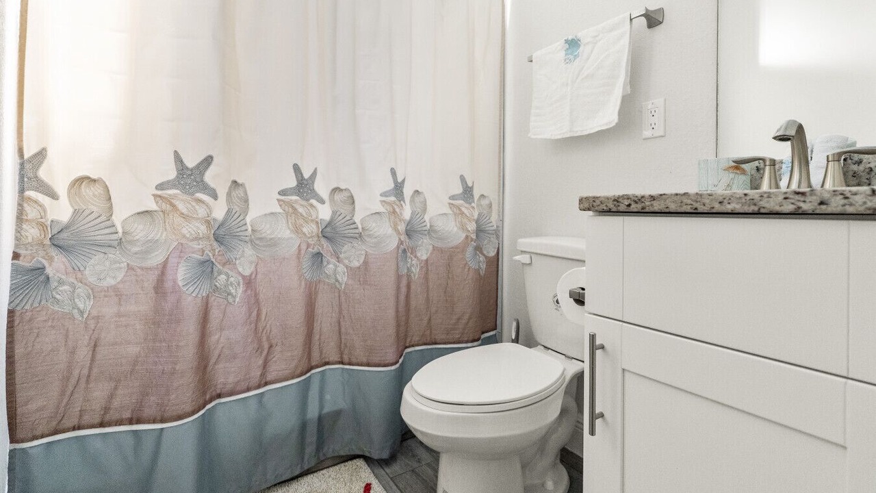 Photo of Bathroom in Trafalgar