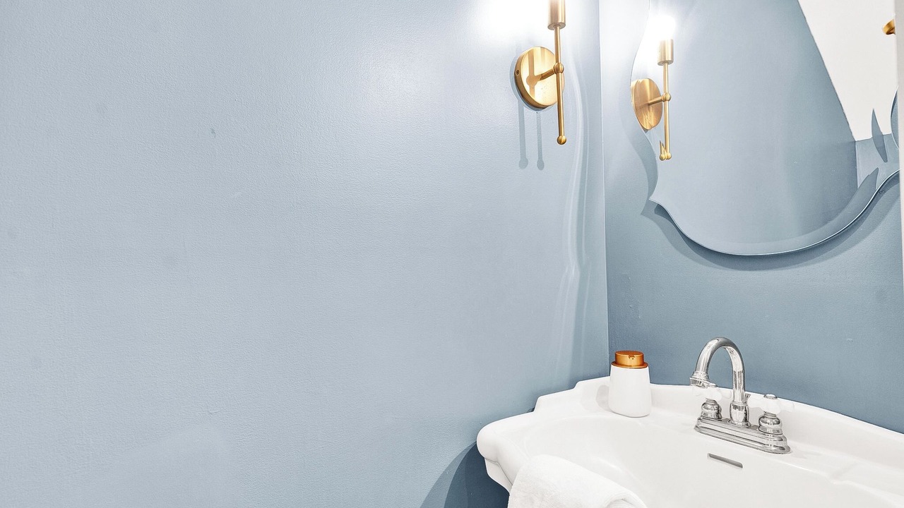 Photo of Bathroom in Thomas Square