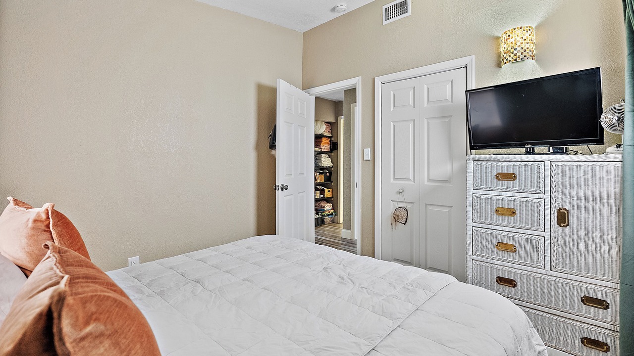 Photo of Bedroom in Coquina Key