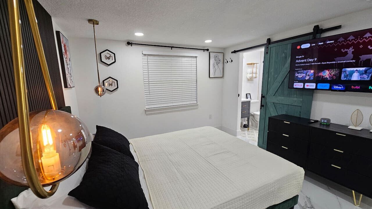 Photo of Bedroom in Fairview Shores