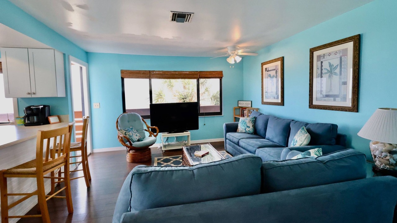 Photo of Livingroom in Bokeelia