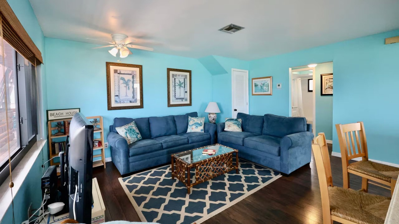 Photo of Livingroom in Bokeelia