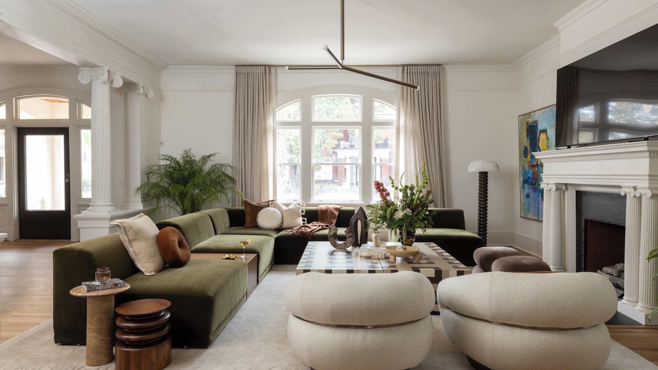 Photo of Livingroom in Thomas Square