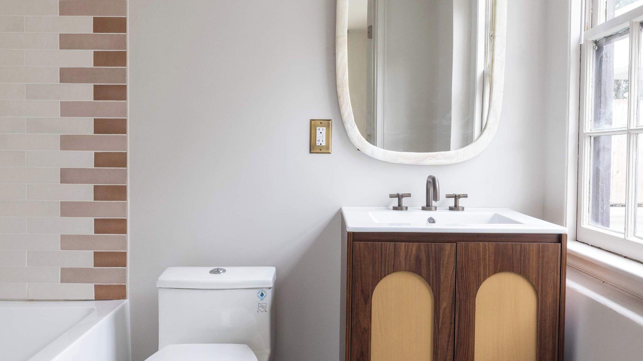 Photo of Bathroom in Thomas Square