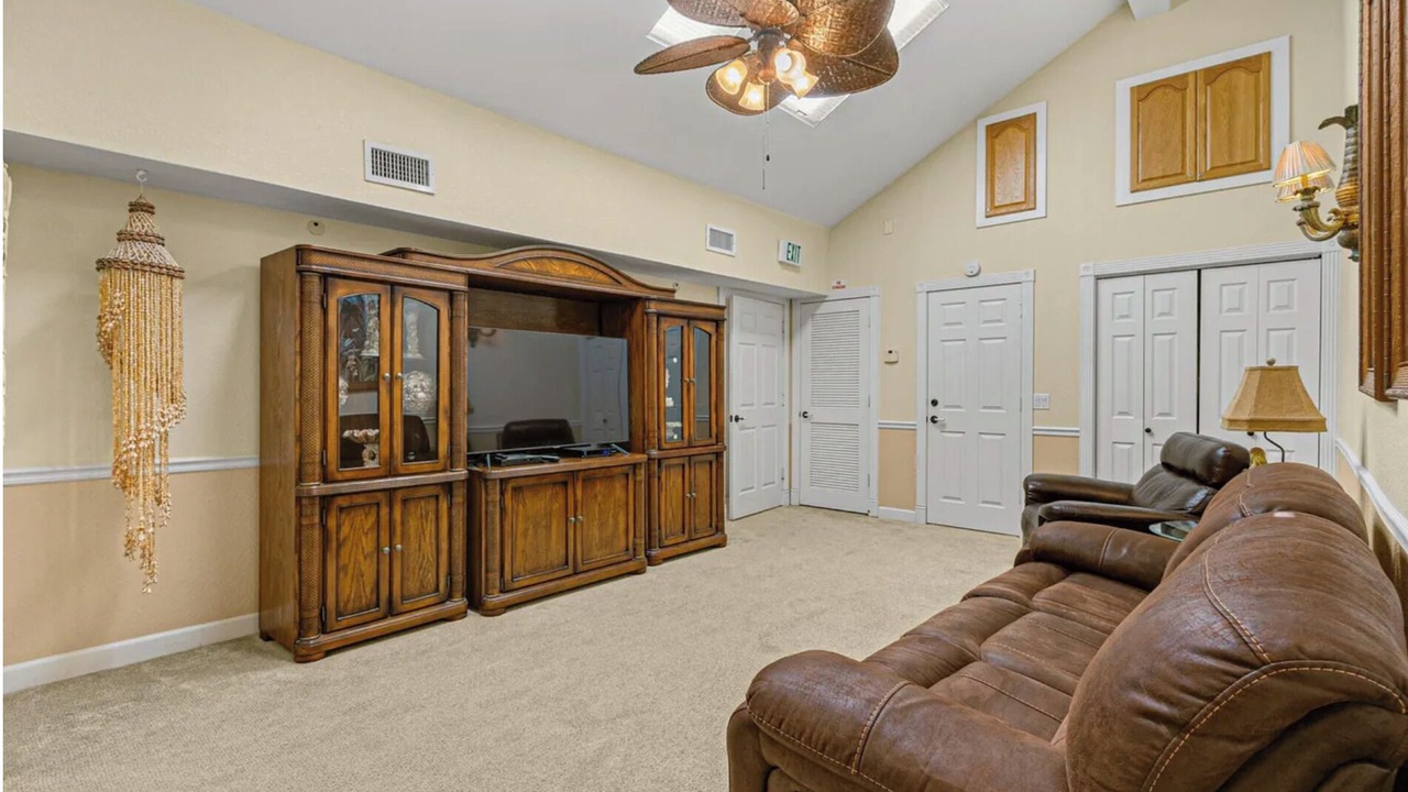 Photo of Livingroom in Melbourne Beach