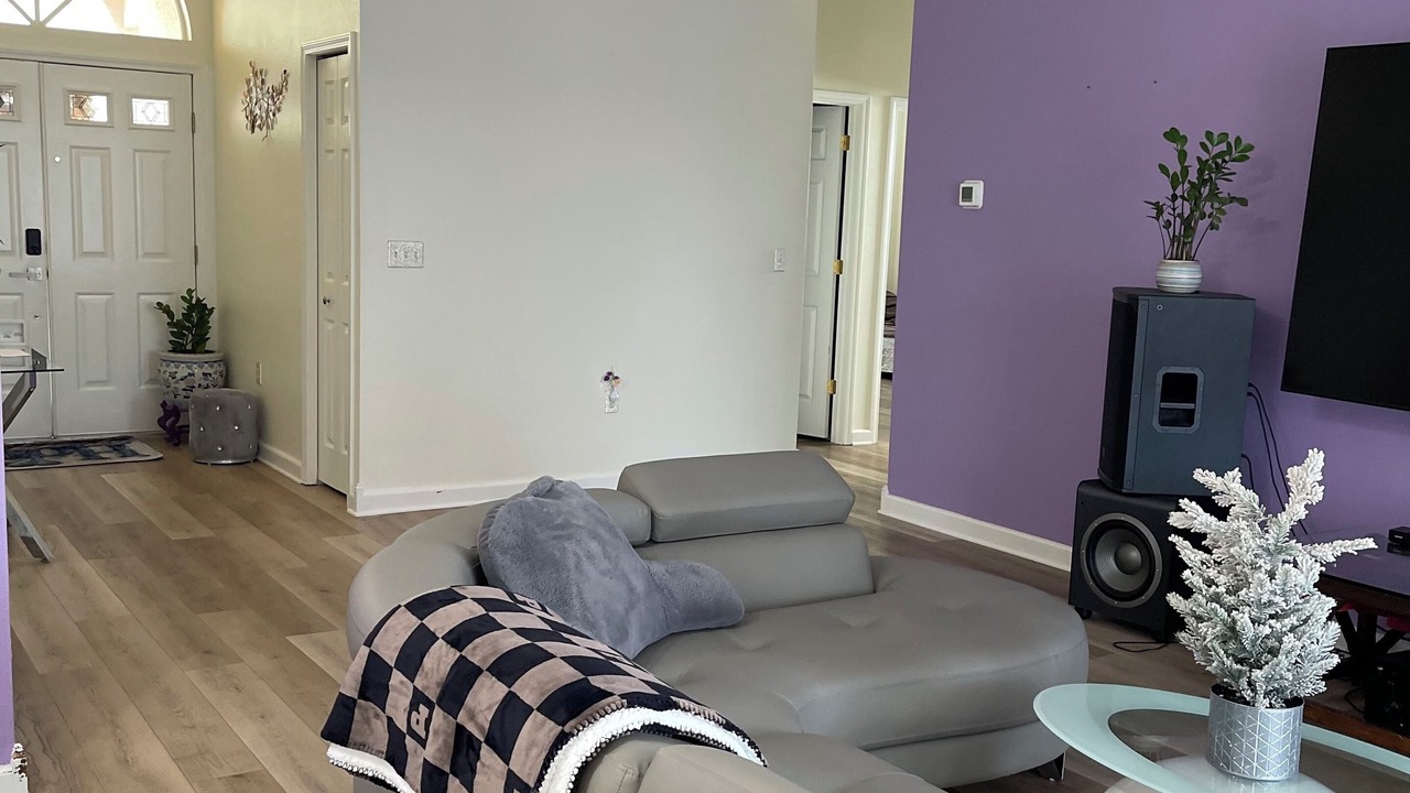 Photo of Livingroom in Oak Grove