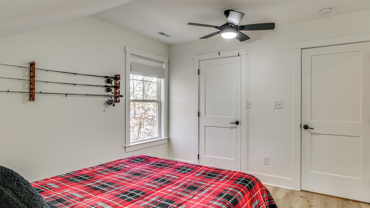 Photo of Bedroom in Lake Secession