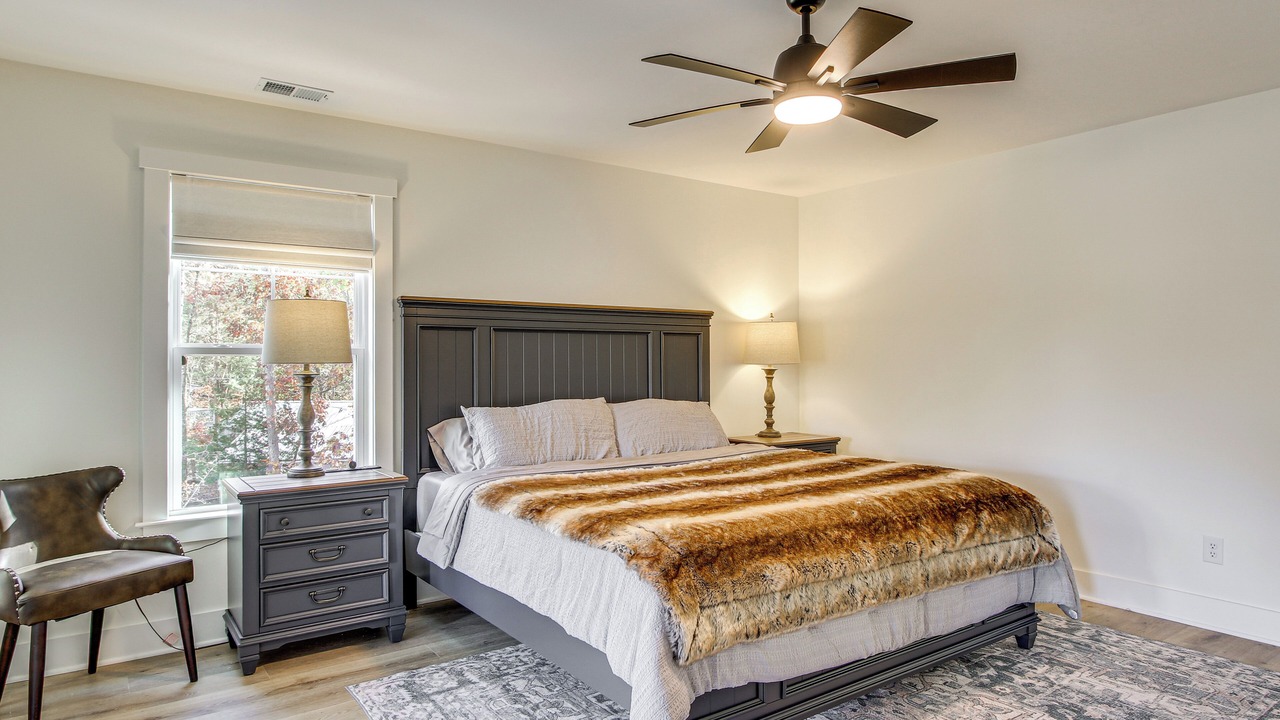 Photo of Bedroom in Lake Secession