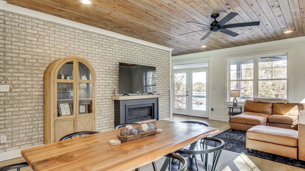 Photo of Livingroom in Lake Secession