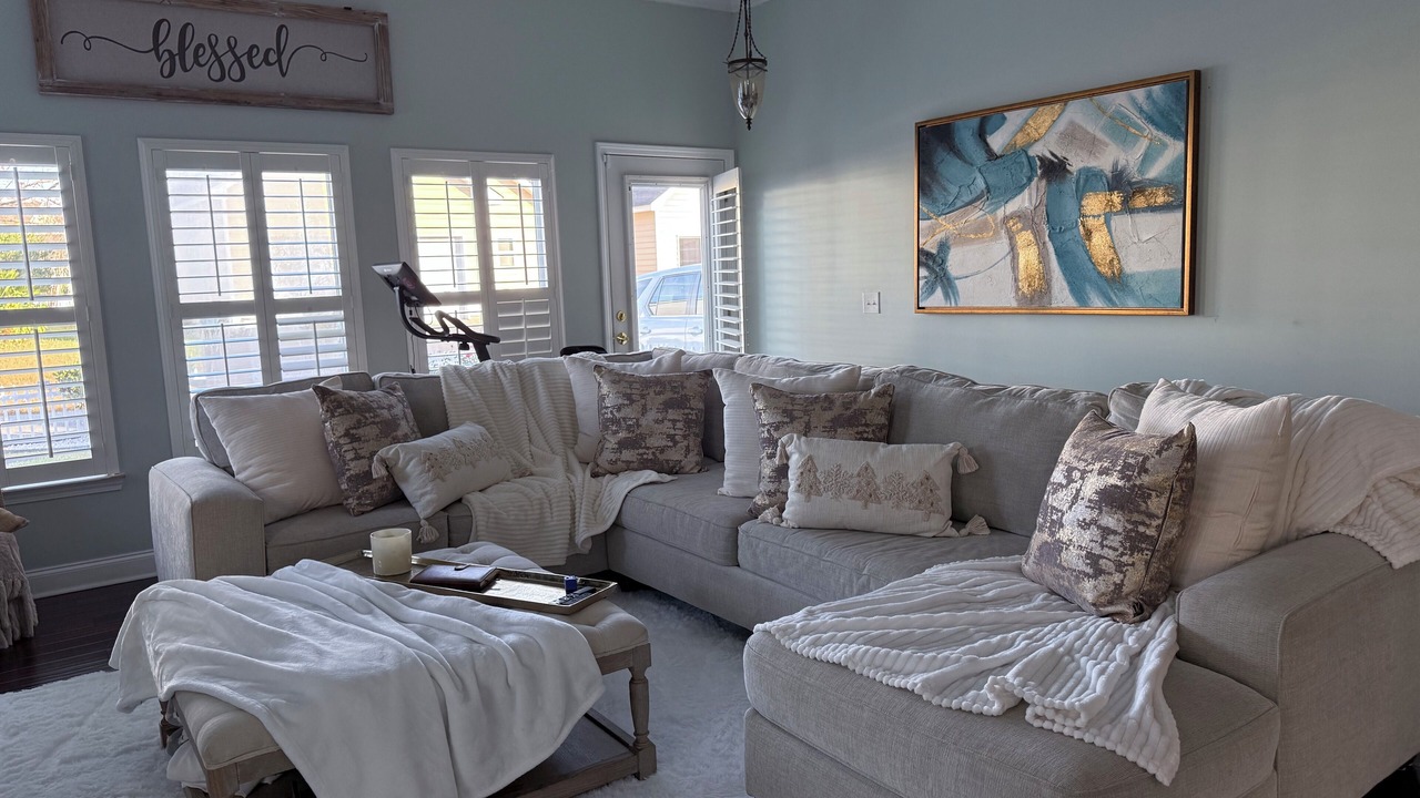 Photo of Livingroom in Port Wentworth