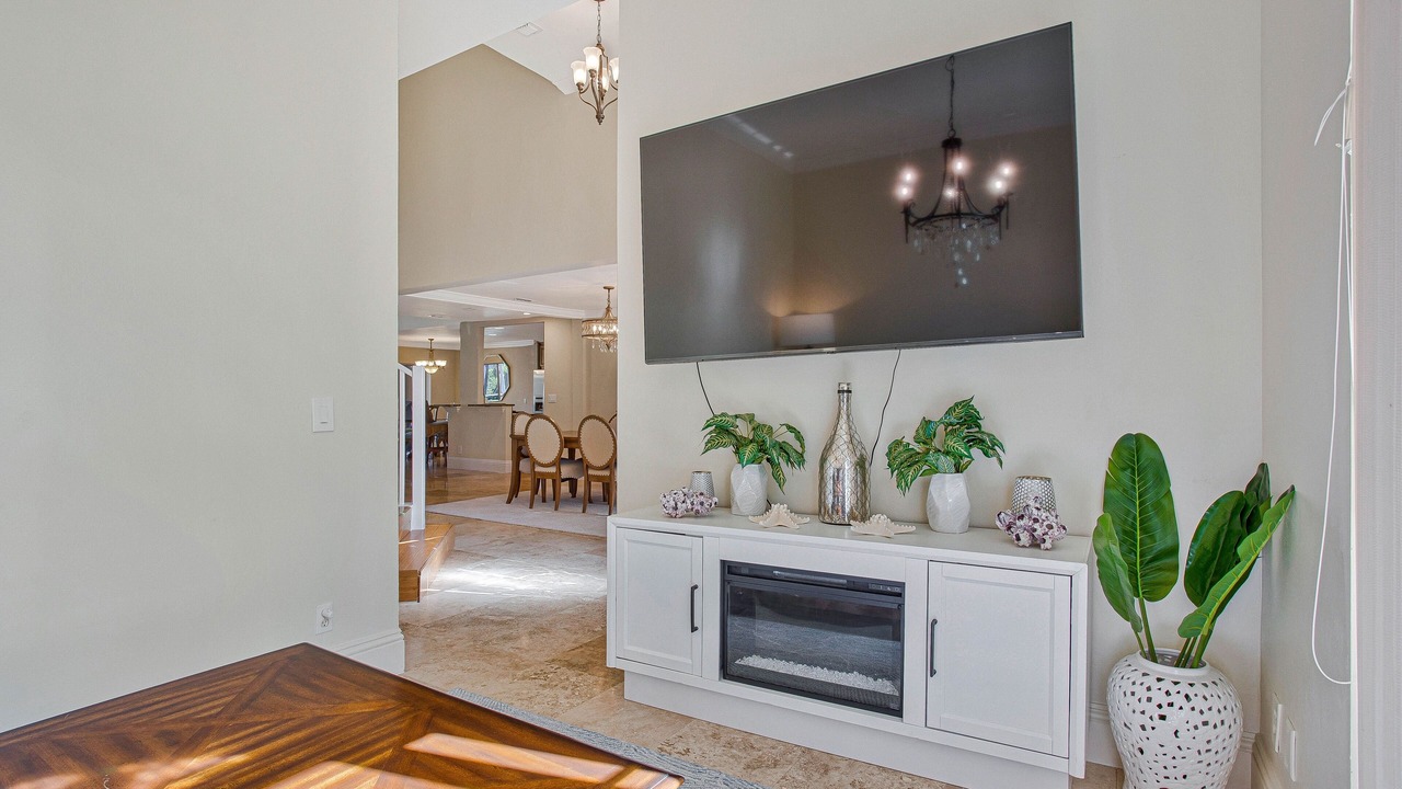 Photo of Livingroom in Crown Pointe