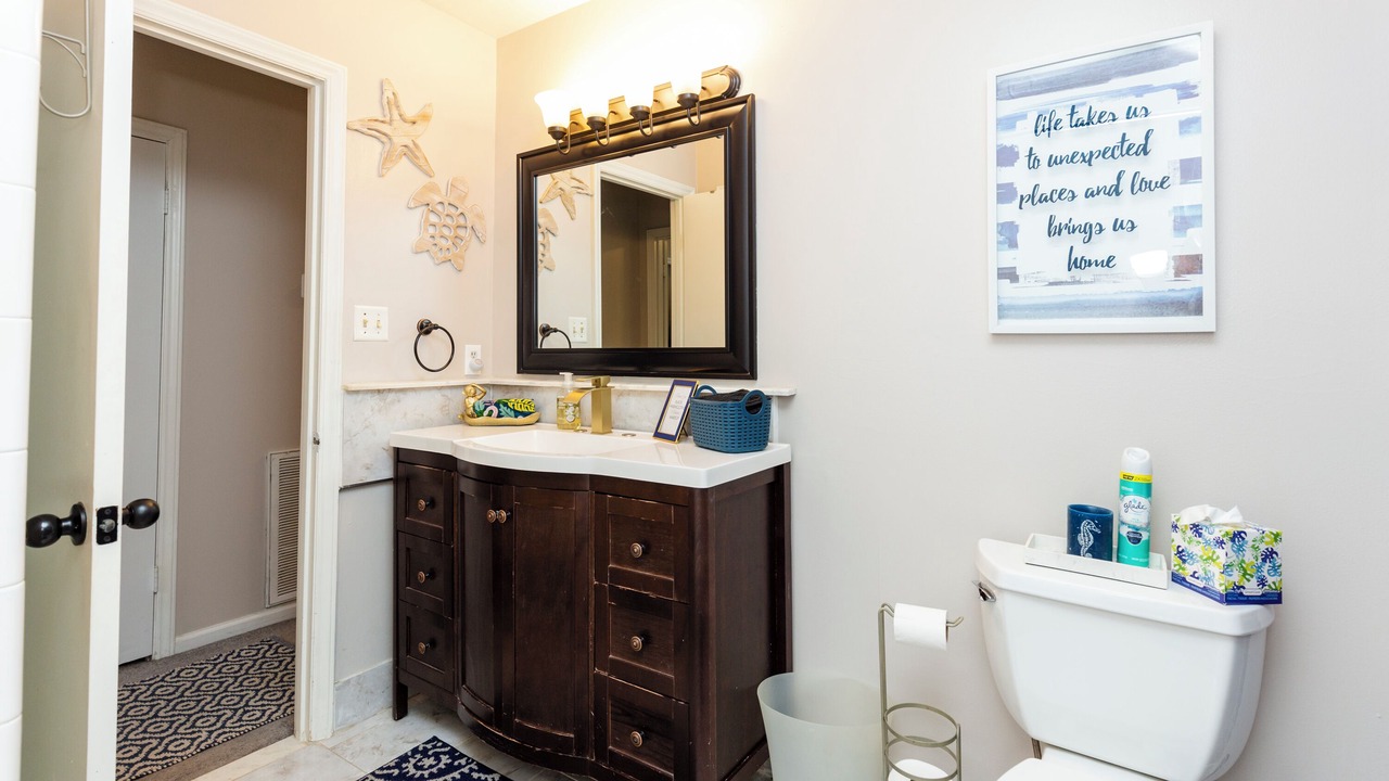 Photo of Bathroom in Whitemarsh Island
