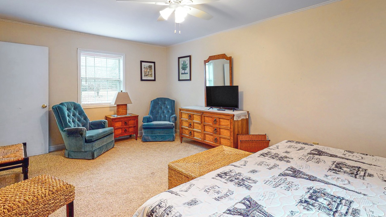 Photo of Bedroom in Leesville