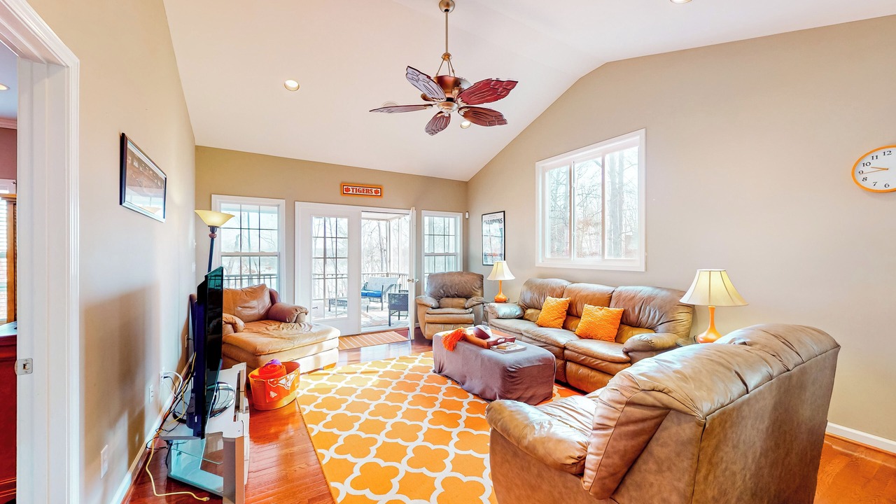 Photo of Livingroom in Seneca
