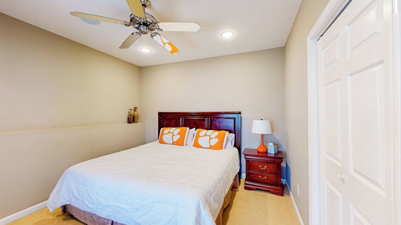 Photo of Bedroom in Seneca