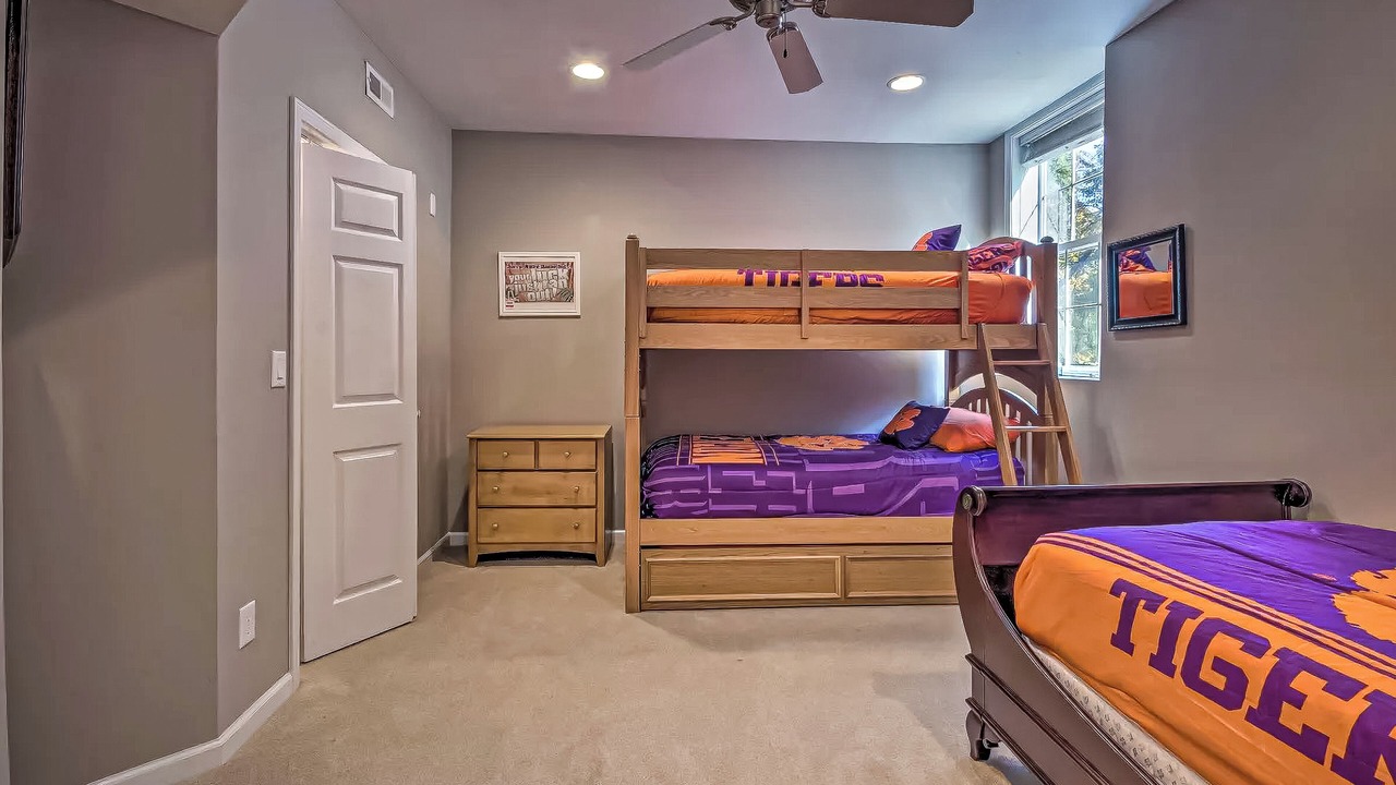 Photo of Bedroom in Seneca