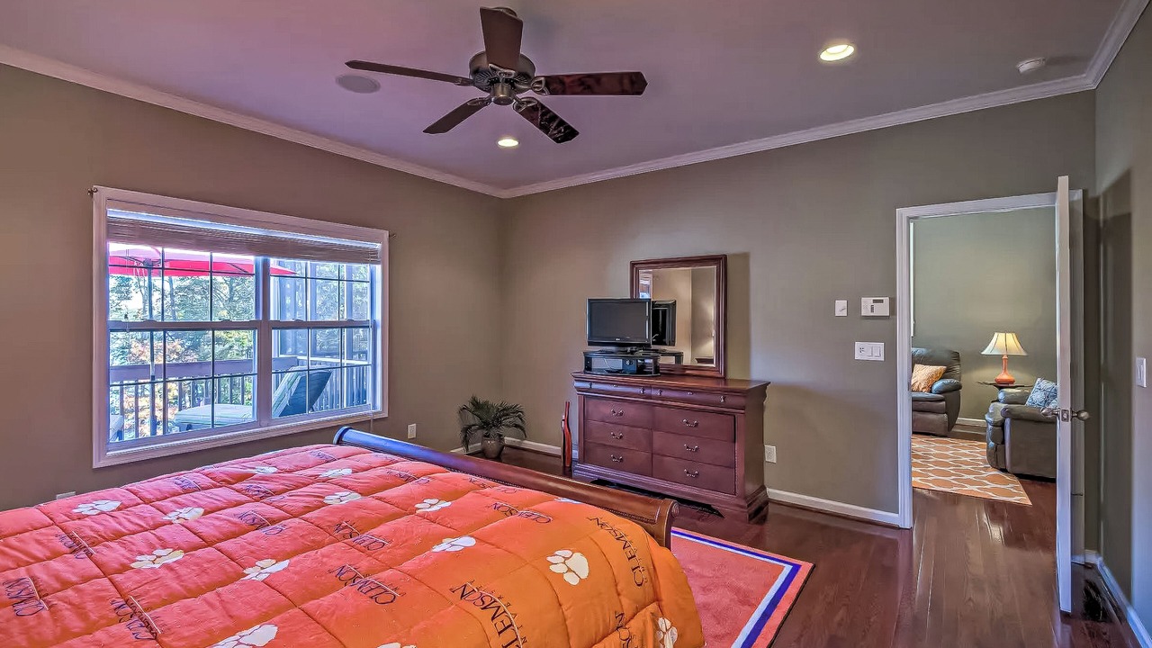 Photo of Bedroom in Seneca