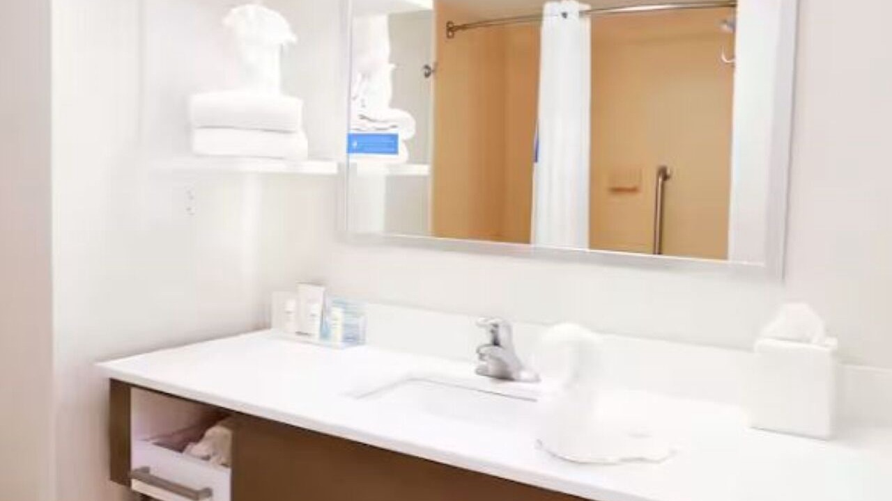 Photo of Bathroom in Wesley Chapel