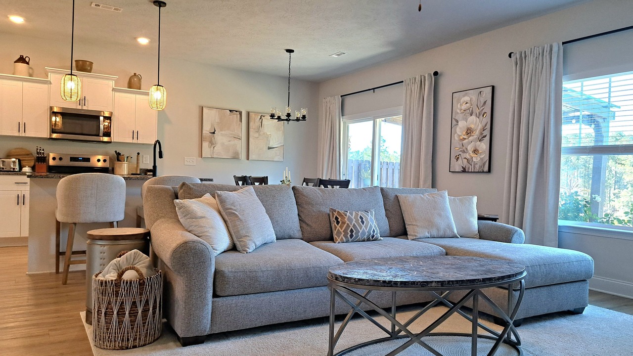 Photo of Livingroom in Warrenville