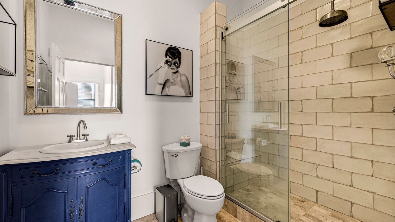Photo of Bathroom in Dixon Park