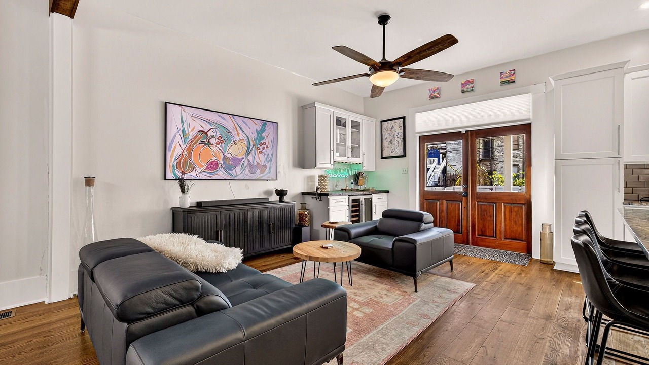 Photo of Livingroom in Dixon Park
