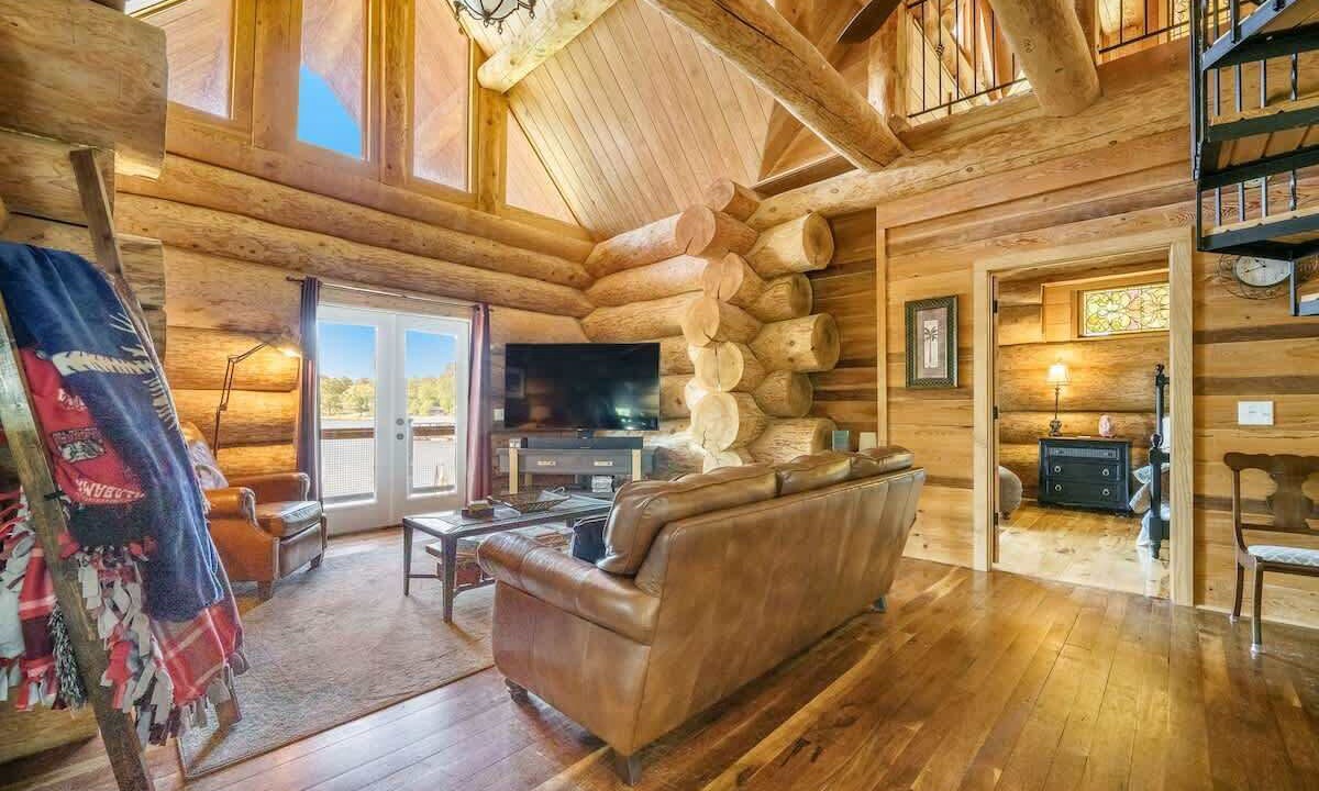 Photo of Livingroom in Manning