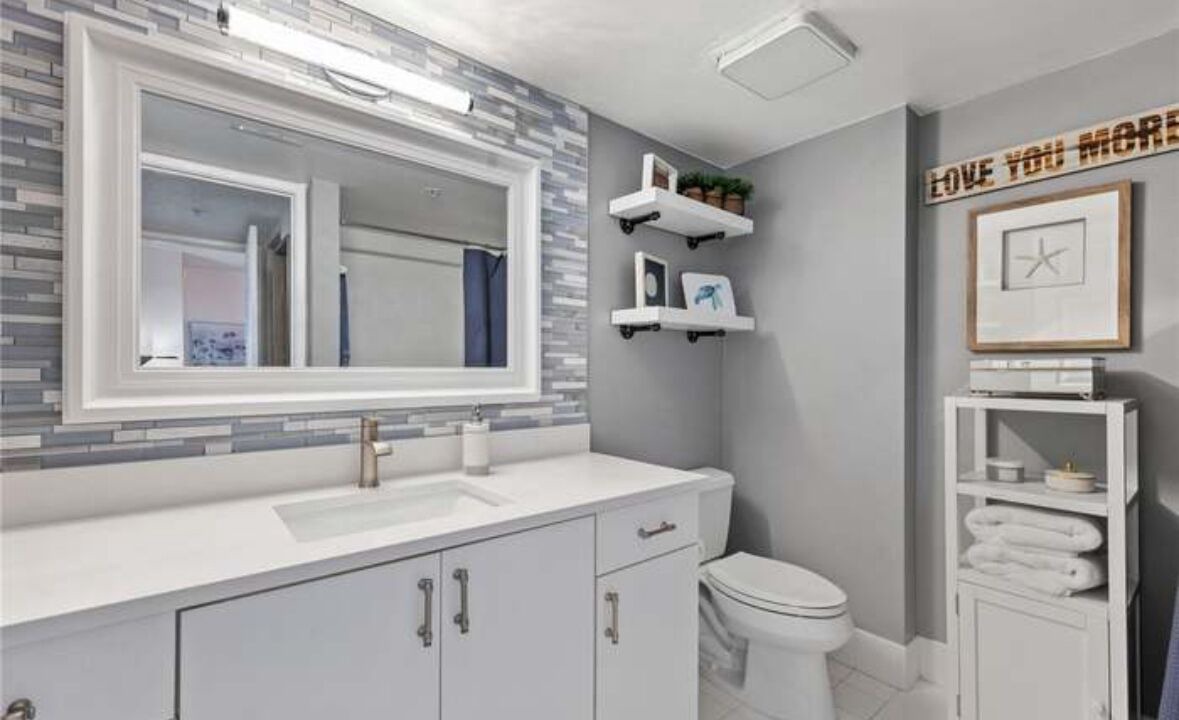 Photo of Bathroom in Crown Pointe