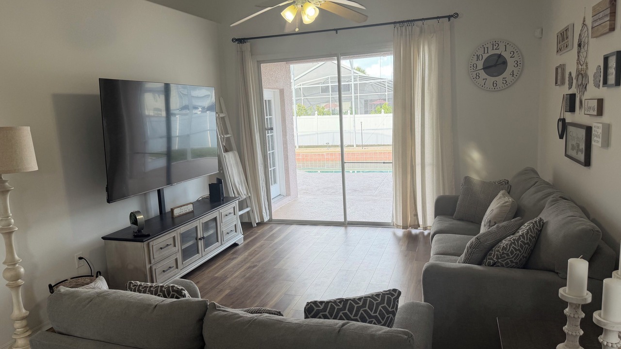 Photo of Livingroom in Meadow Woods