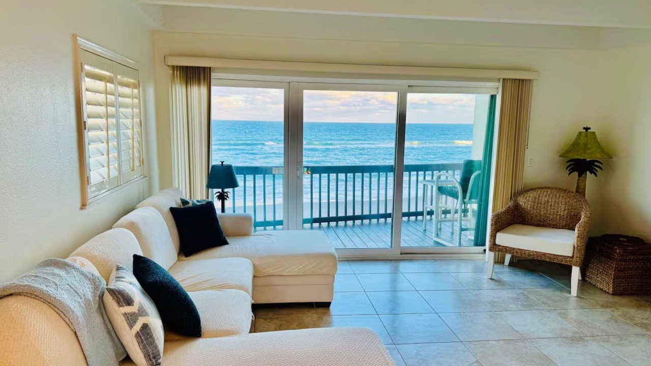 Photo of Livingroom in Melbourne Beach