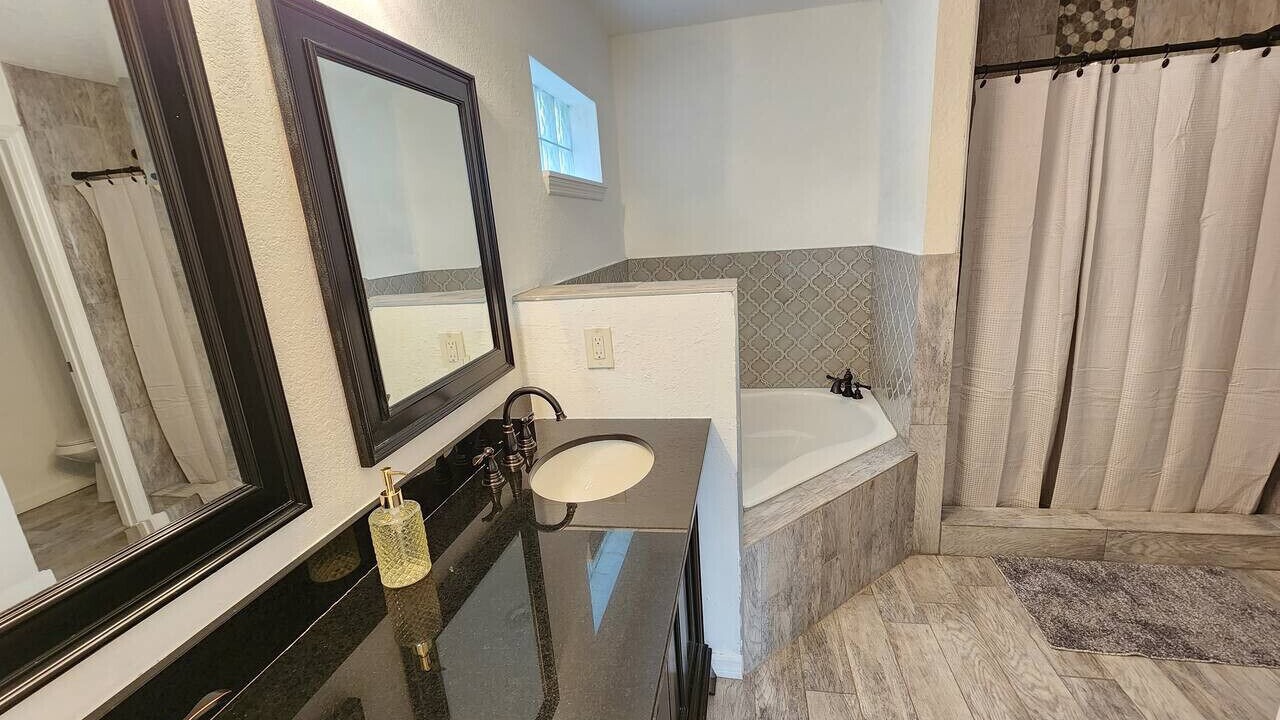 Photo of Bathroom in Wadeview Park