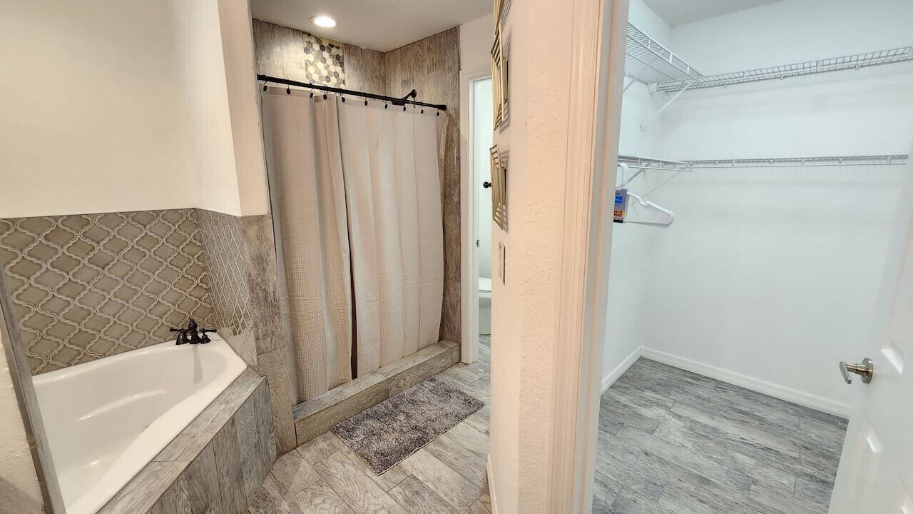 Photo of Bathroom in Wadeview Park